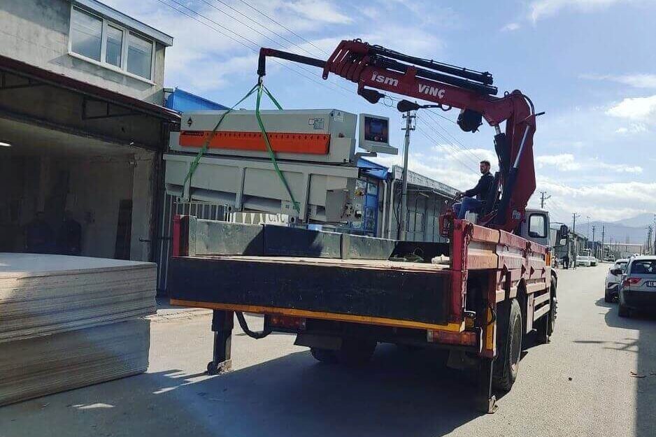 İnegöl Vinç Kiralama Fiyatları Neye Göre Belirlenir?